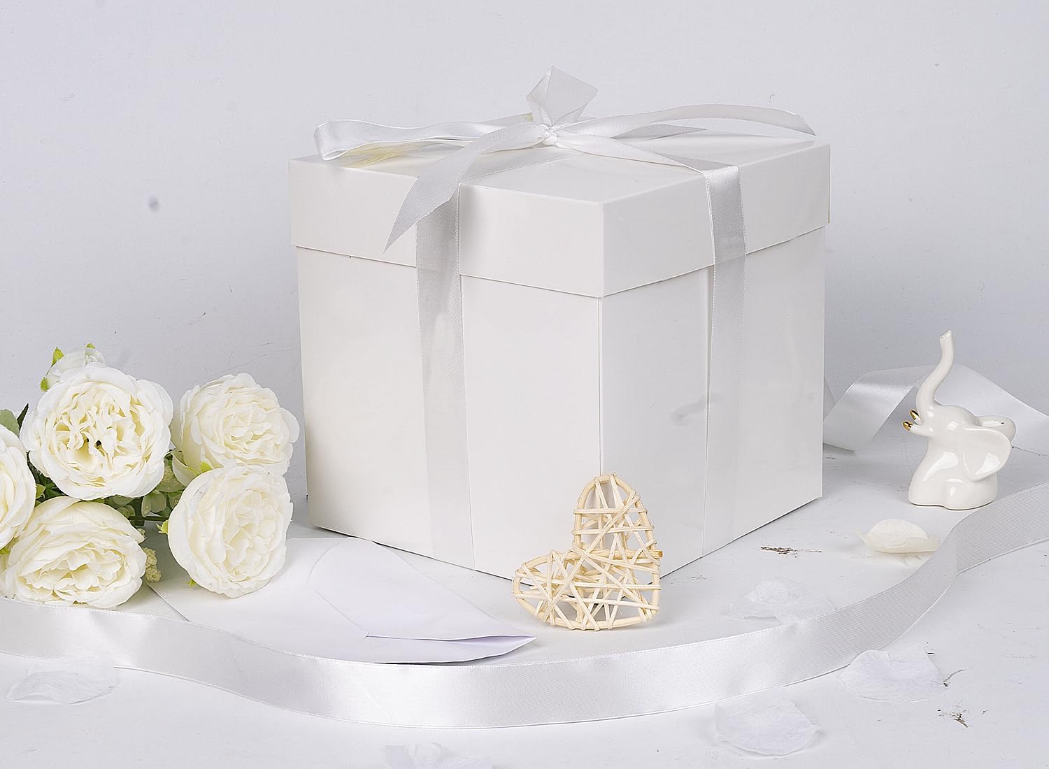 Jaywayang 5 Pack White Gift Boxes with Lids Ribbons and Tissue Papers