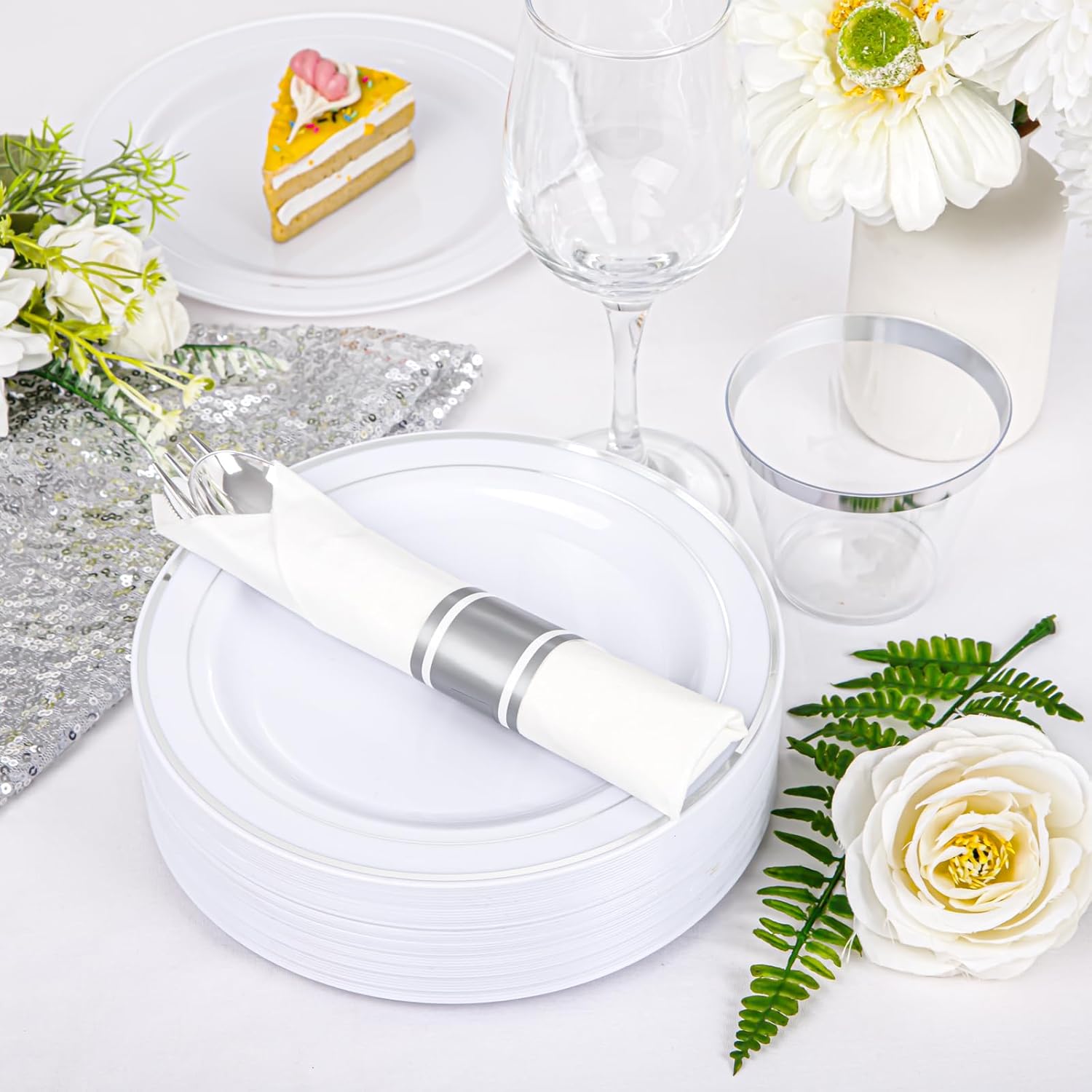 WELLIFE 700 Pcs Silver Plastic Plates Party Set