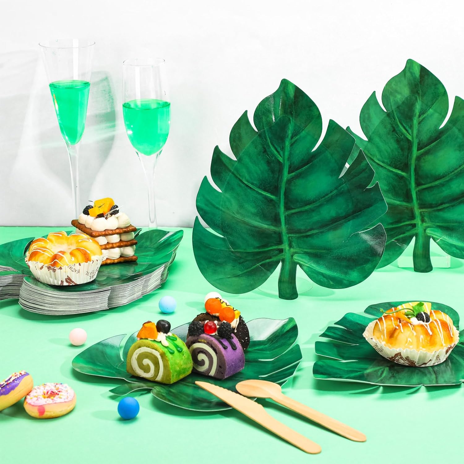 Zonon 50 Pcs Leaf Shaped Paper Plates 98 Inch