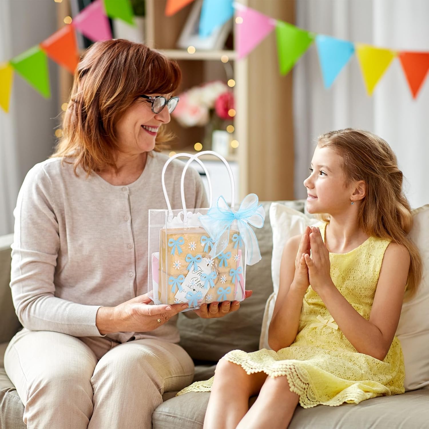 Whaline 12 Pcs Clear PVC Gift Bags with Blue Bowknot and Daisy Design