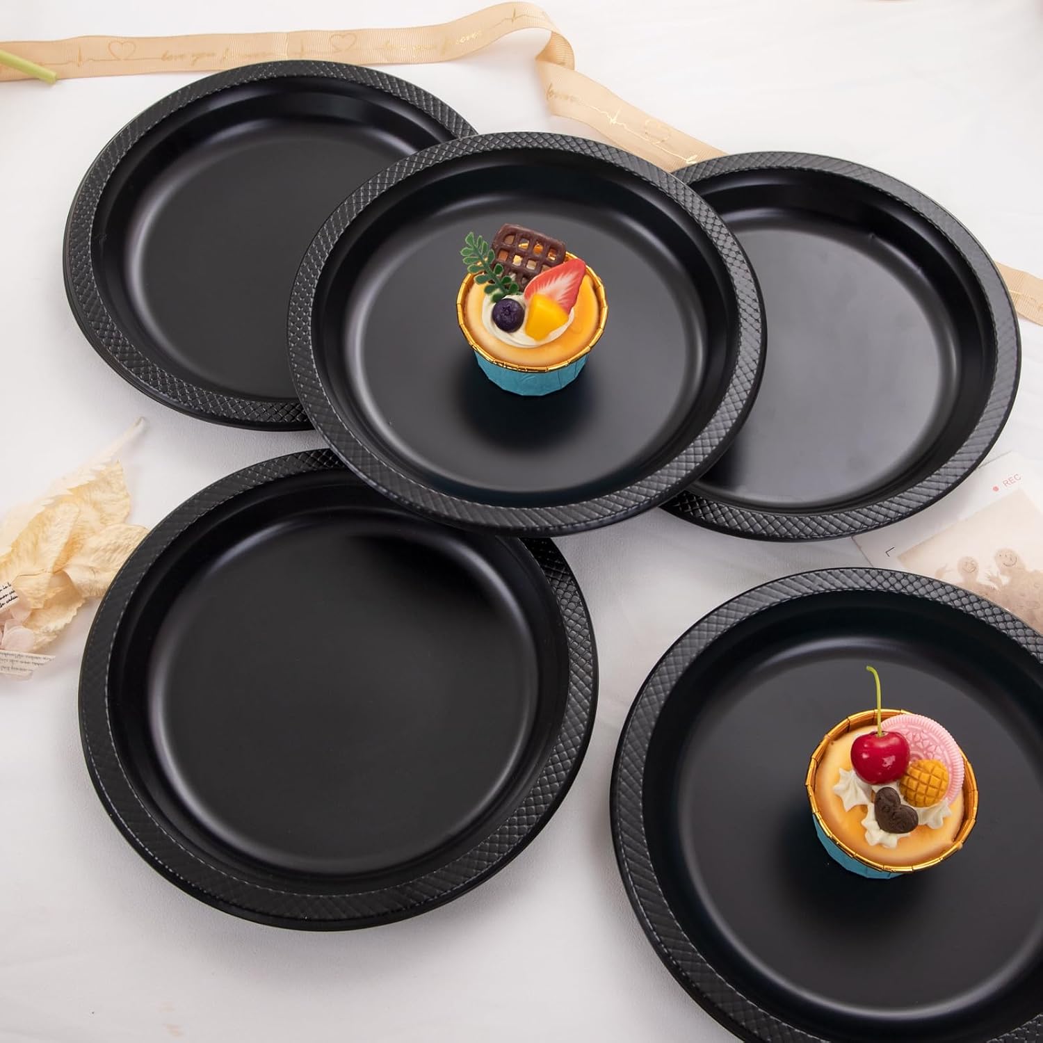 WELLIFE 9 Inch Black Plastic Plates 150 Count