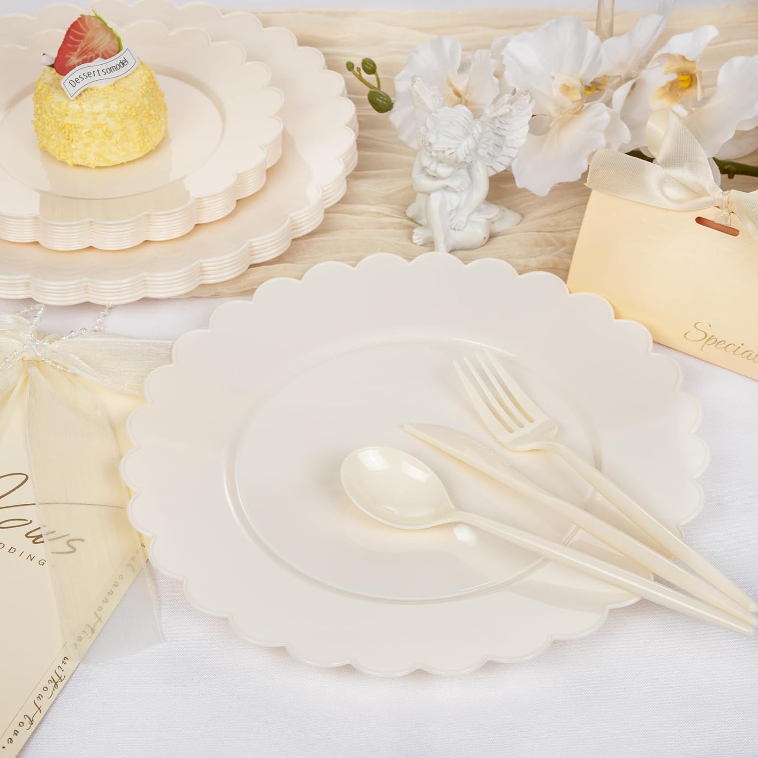Supernal 100pcs Ivory Plastic Plates for Party