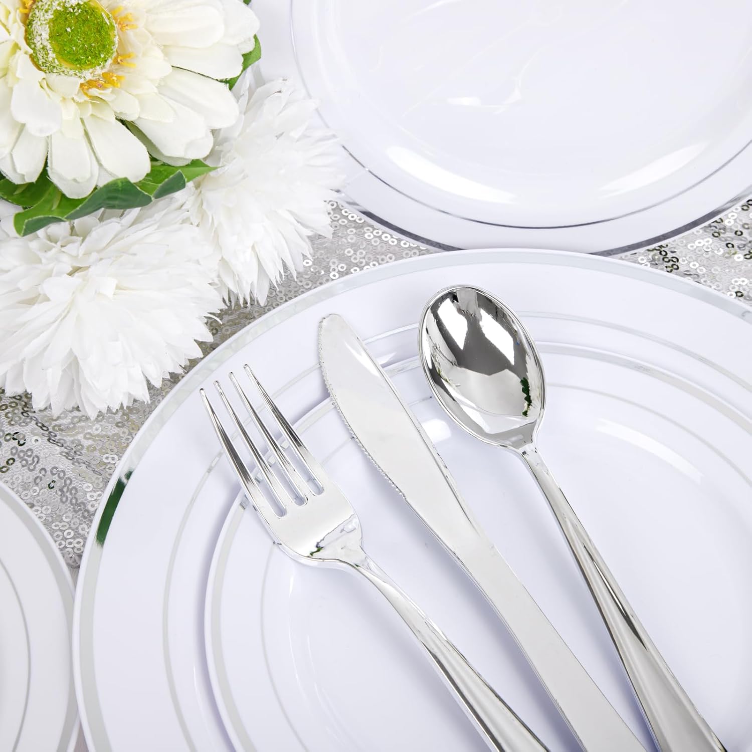 WELLIFE 700 Pcs Silver Plastic Plates Party Set