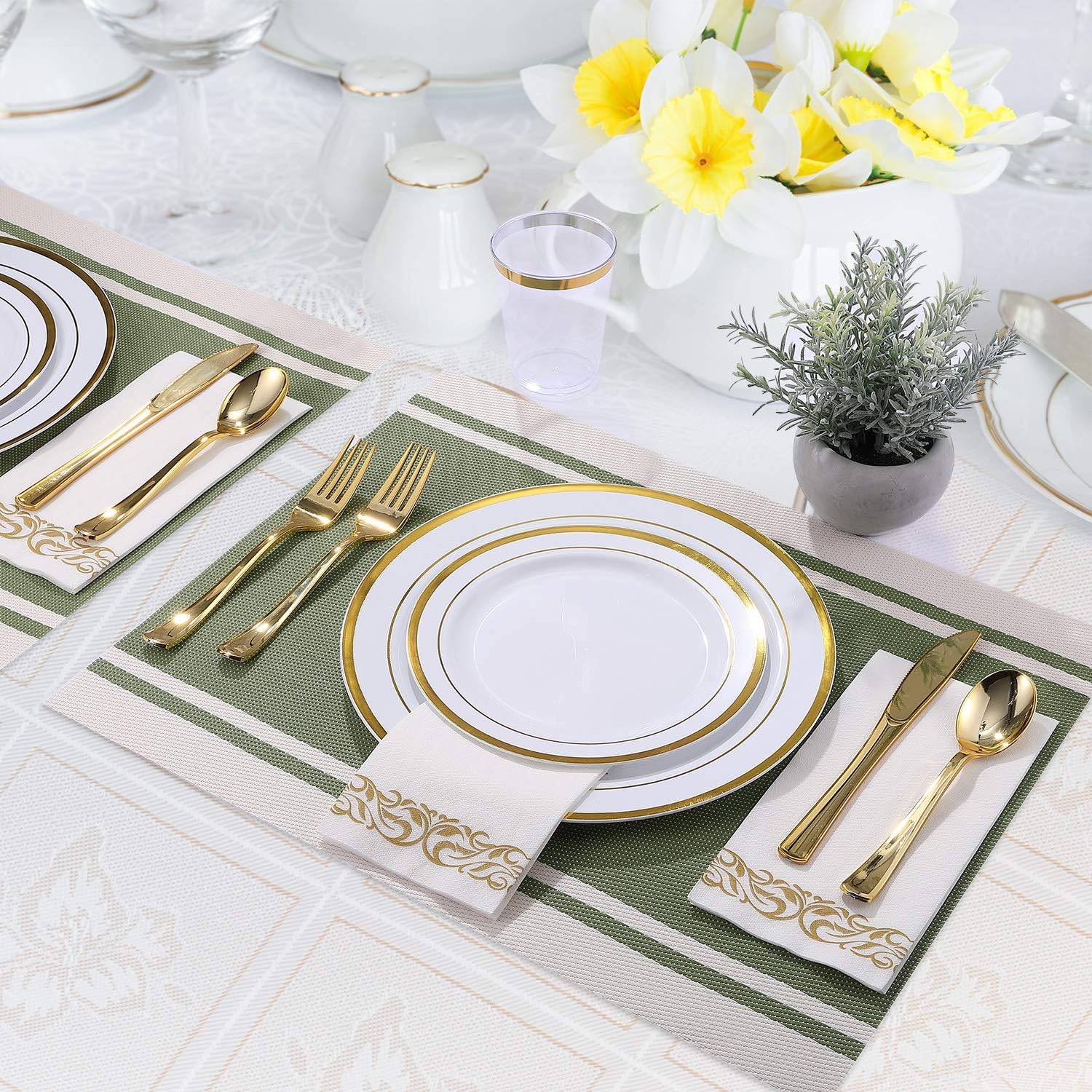 FOCUSLINE 25 Piece Gold Rimmed Disposable Plate Set for 25 Guests