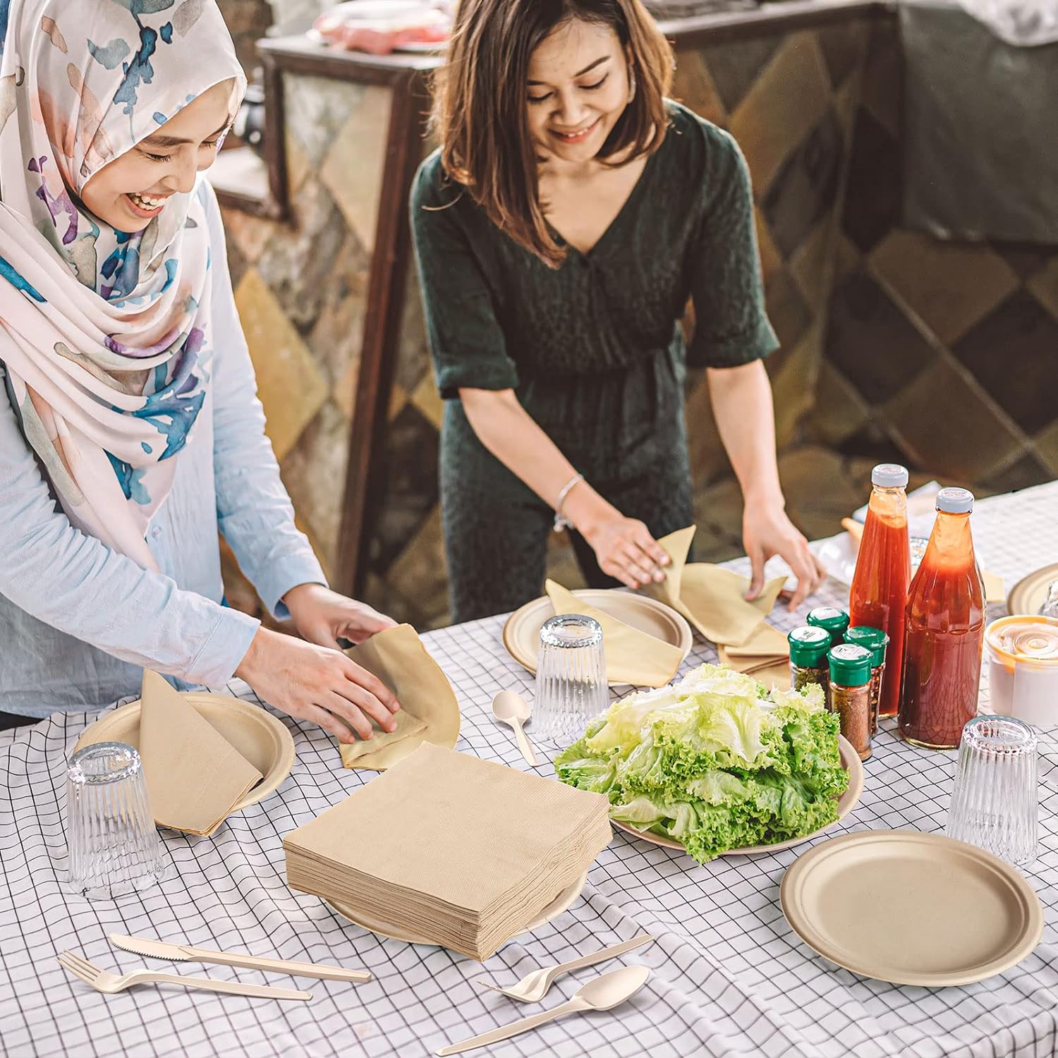 Gezond 300-Piece Compostable Paper Plates Set