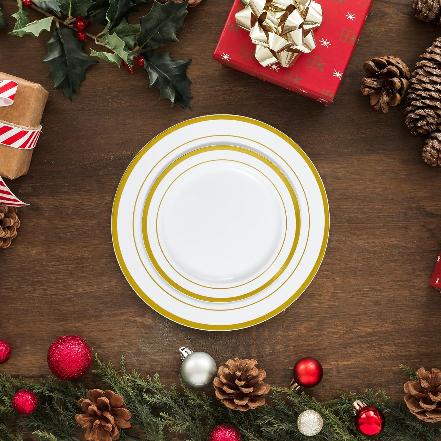 JollyPack 100 Piece Gold Plastic Party Plates