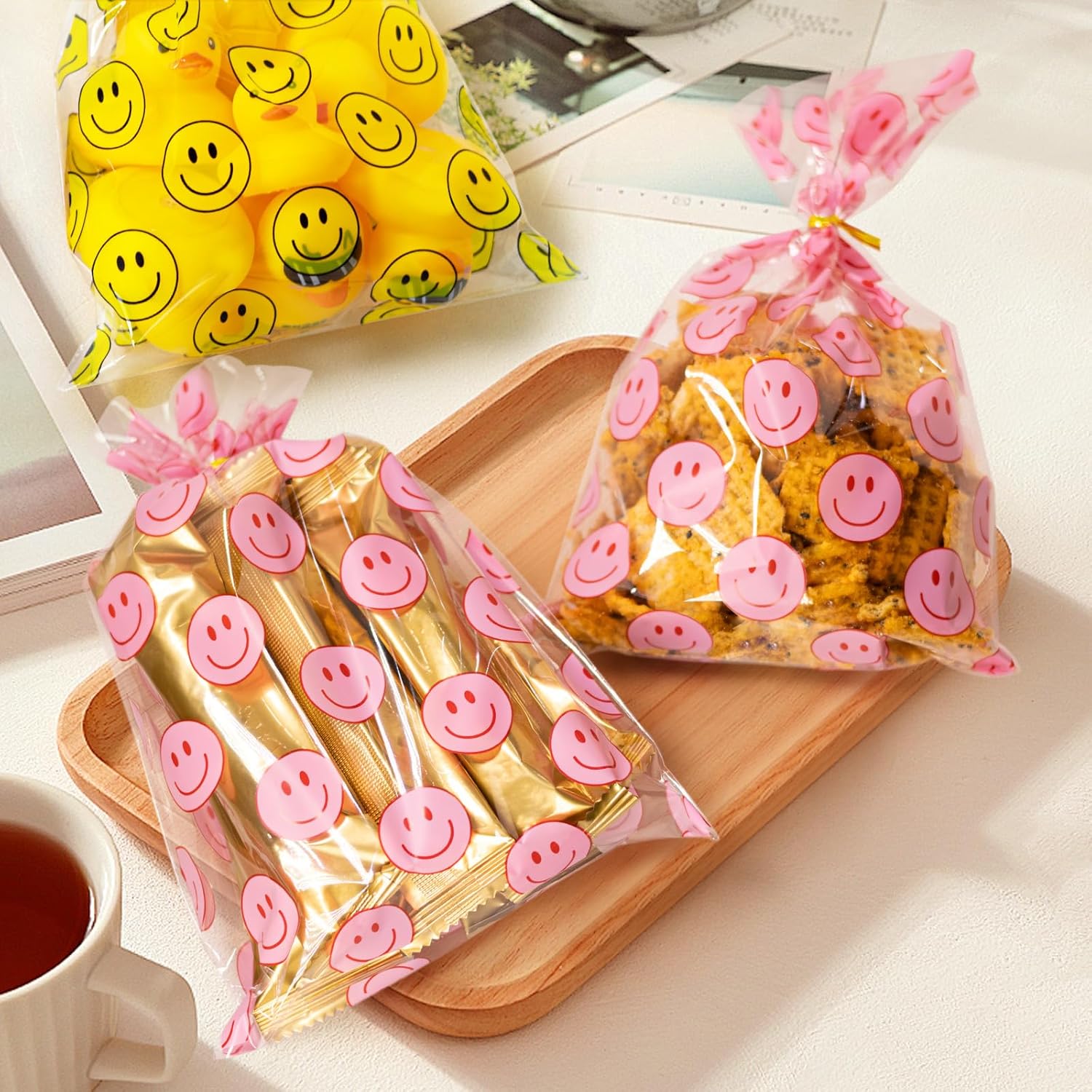 Eunoir 100 Pcs Yellow Red Smile Face Cellophane Bags with Twist Ties