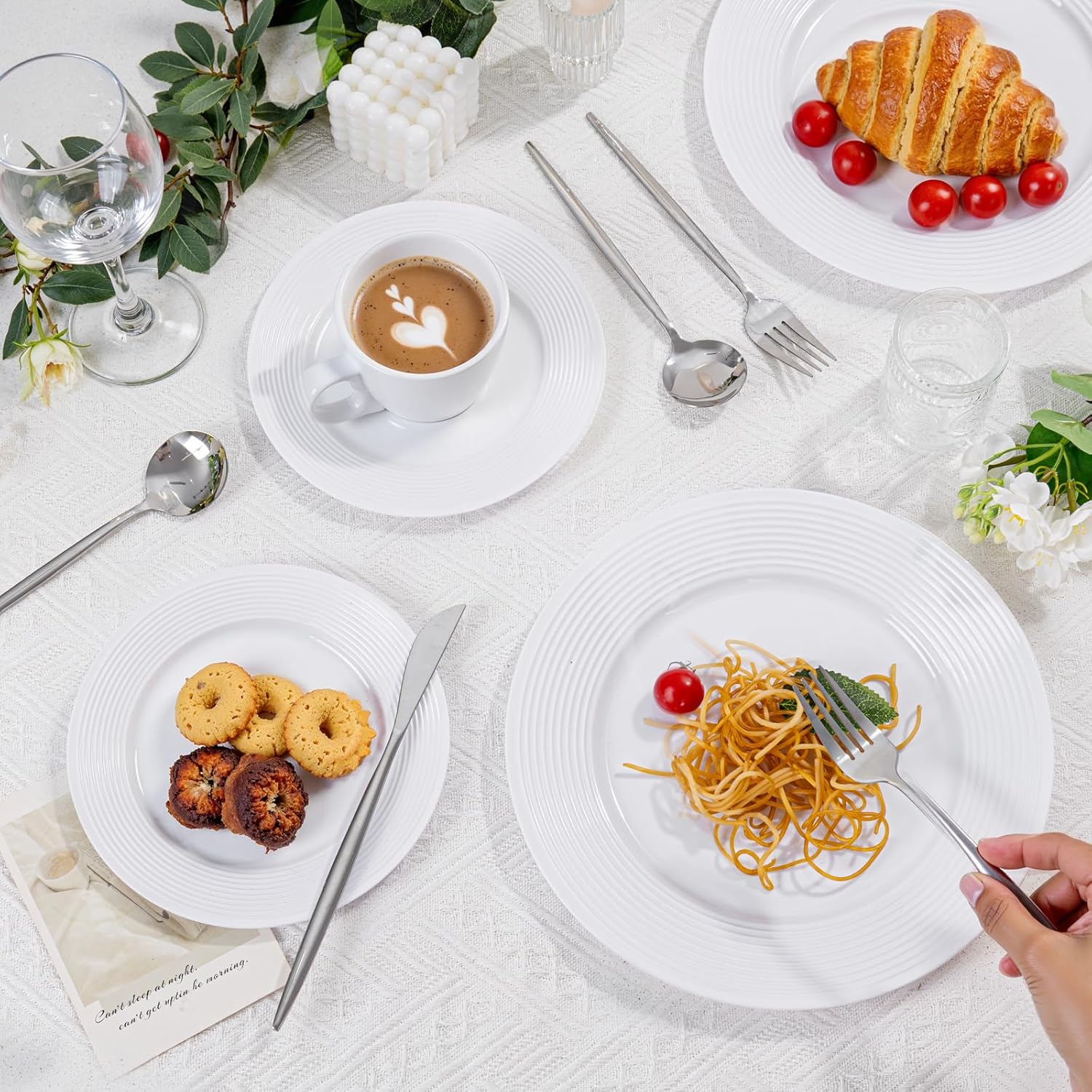 FLOWERCAT 100PCS White Plastic Plates for Parties