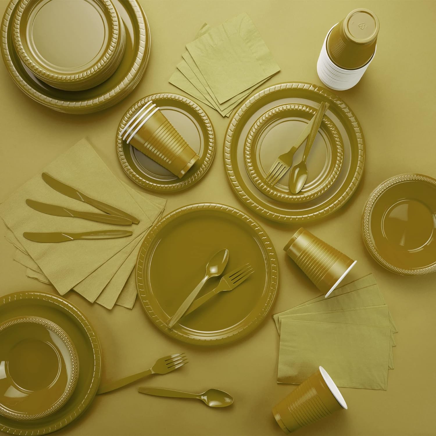 Amcrate 18-Ounce Plastic Cups 50 Pack Gold