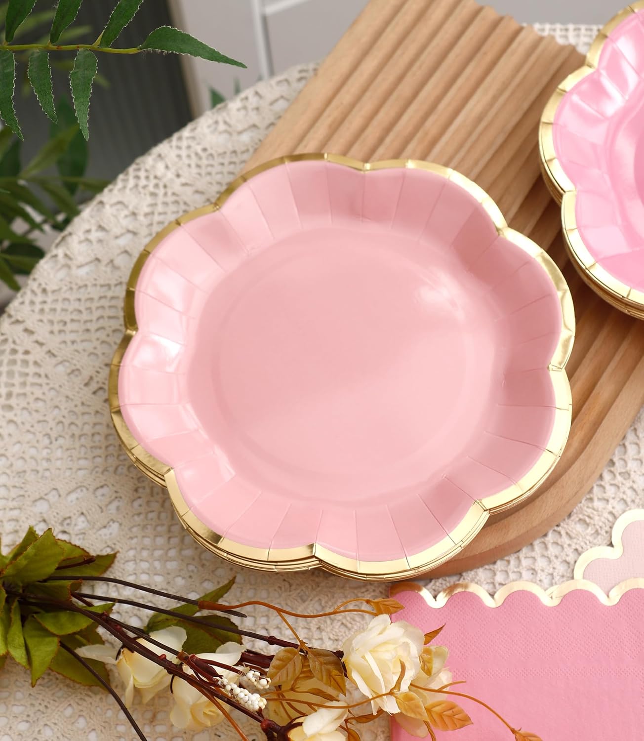 Winoo Design Pink Floral Plates and Napkins Set