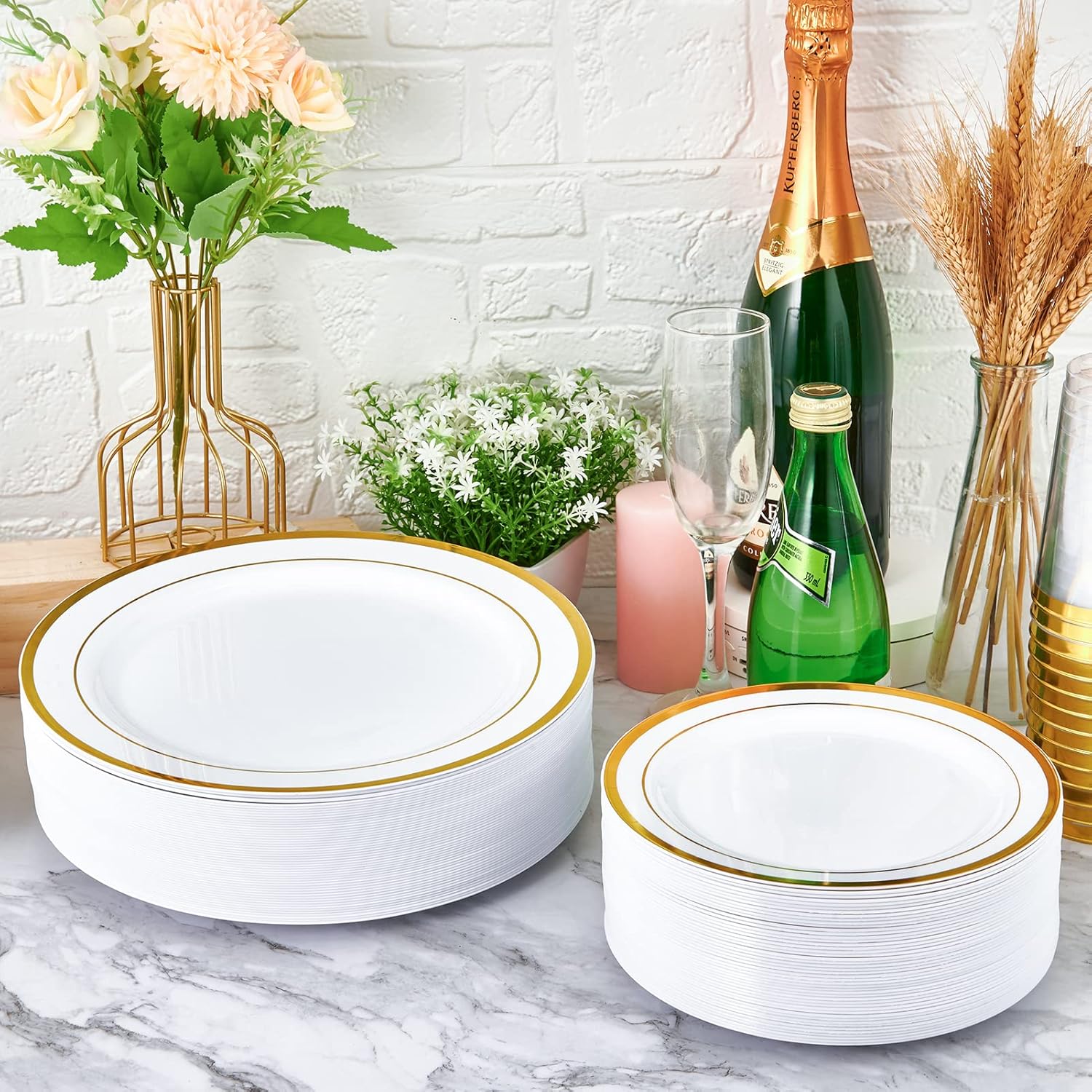 JollyPack 100 Piece Gold Plastic Party Plates